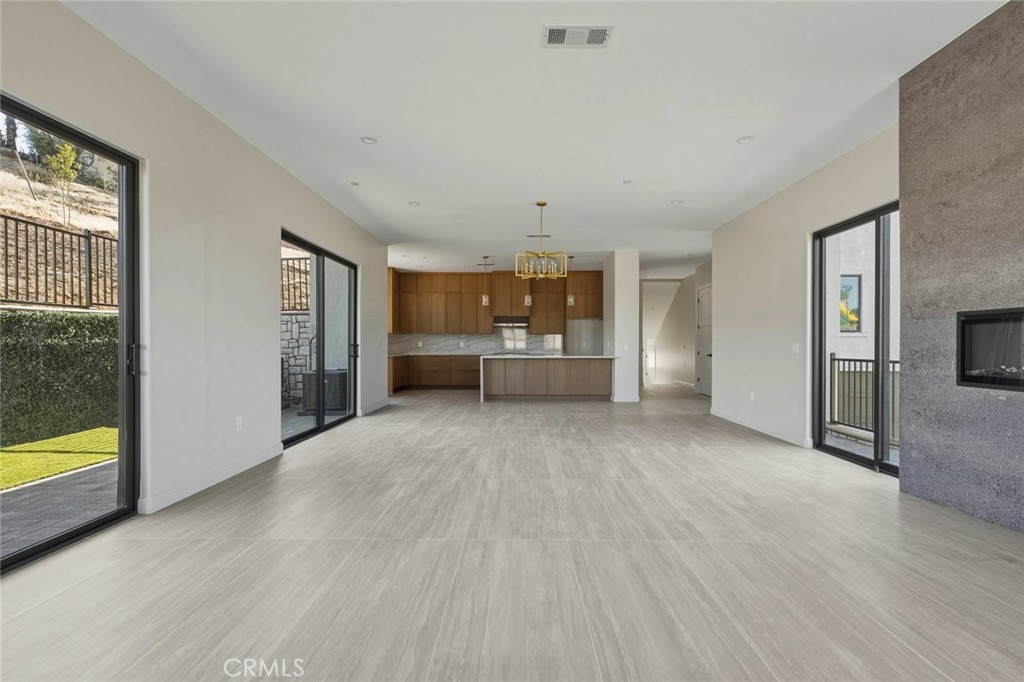 16515 Canyon Ridge Drive Riverside, CA 92503 - Photo 14 of 61