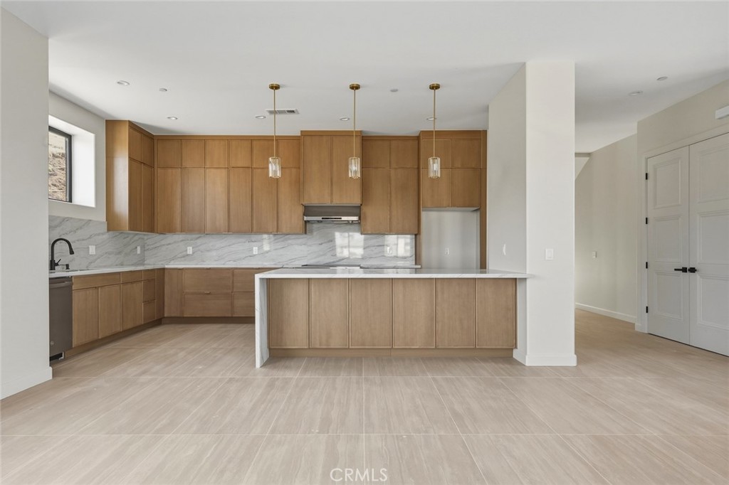 16515 Canyon Ridge Drive Riverside, CA 92503 - Photo 17 of 61