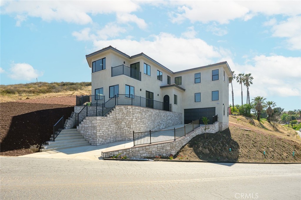 16515 Canyon Ridge Drive Riverside, CA 92503 - Photo 3 of 61