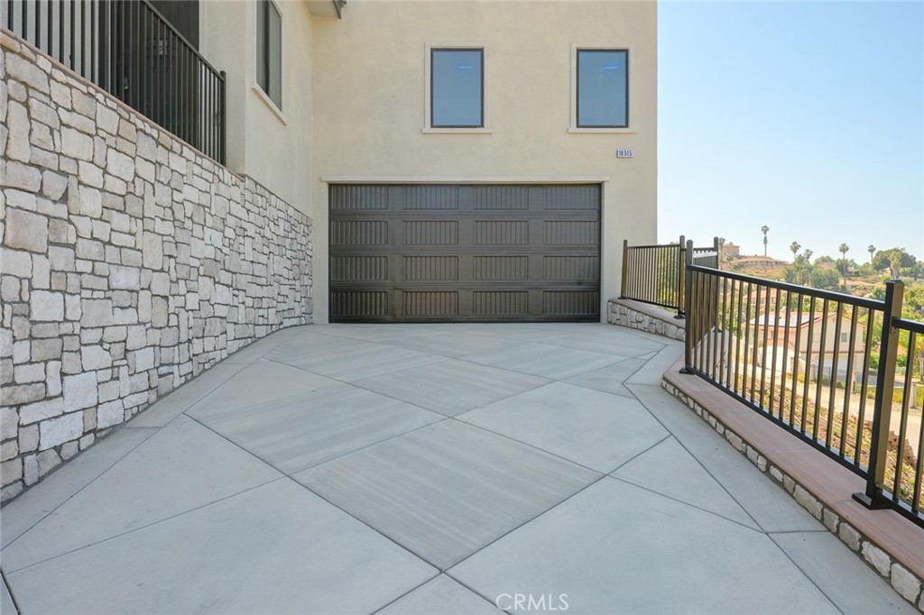 16515 Canyon Ridge Drive Riverside, CA 92503 - Photo 5 of 61