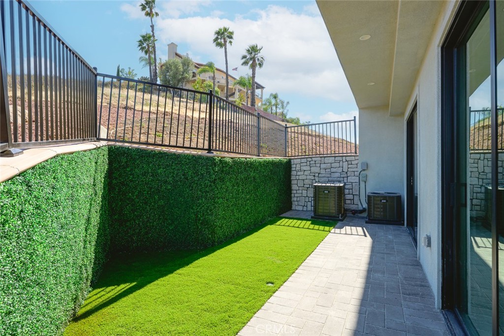 16515 Canyon Ridge Drive Riverside, CA 92503 - Photo 7 of 61
