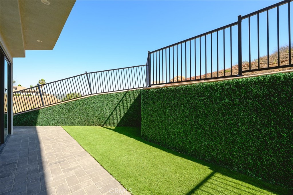 16515 Canyon Ridge Drive Riverside, CA 92503 - Photo 9 of 61