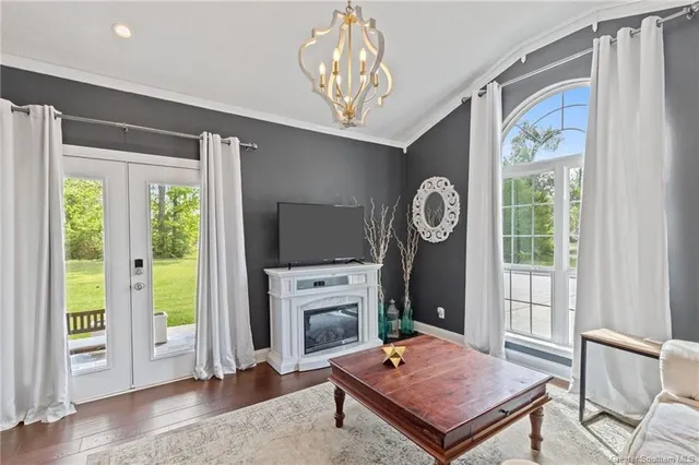 $695,000 | 720 You Winn Road, Lake Charles, LA 70611