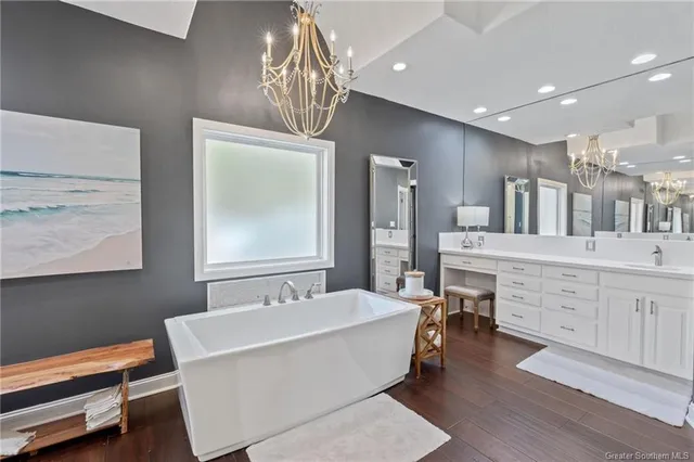 $695,000 | 720 You Winn Road, Lake Charles, LA 70611