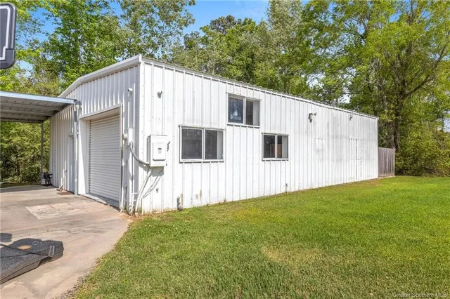 $695,000 | 720 You Winn Road, Lake Charles, LA 70611