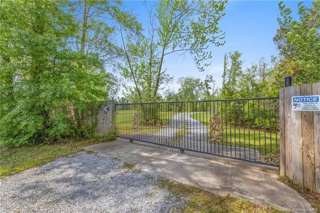 $695,000 | 720 You Winn Road, Lake Charles, LA 70611