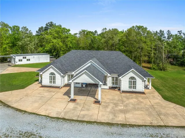 $695,000 | 720 You Winn Road, Lake Charles, LA 70611