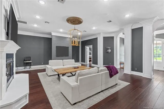 $695,000 | 720 You Winn Road, Lake Charles, LA 70611