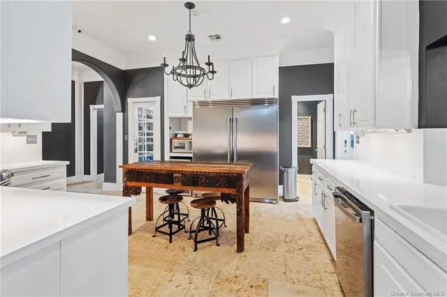 $695,000 | 720 You Winn Road, Lake Charles, LA 70611