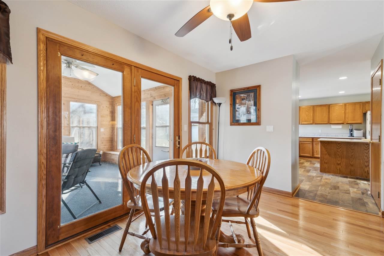4089 Crestview Road Northeast Solon, IA 52333 - Photo 8 of 44 Gallery Image 8