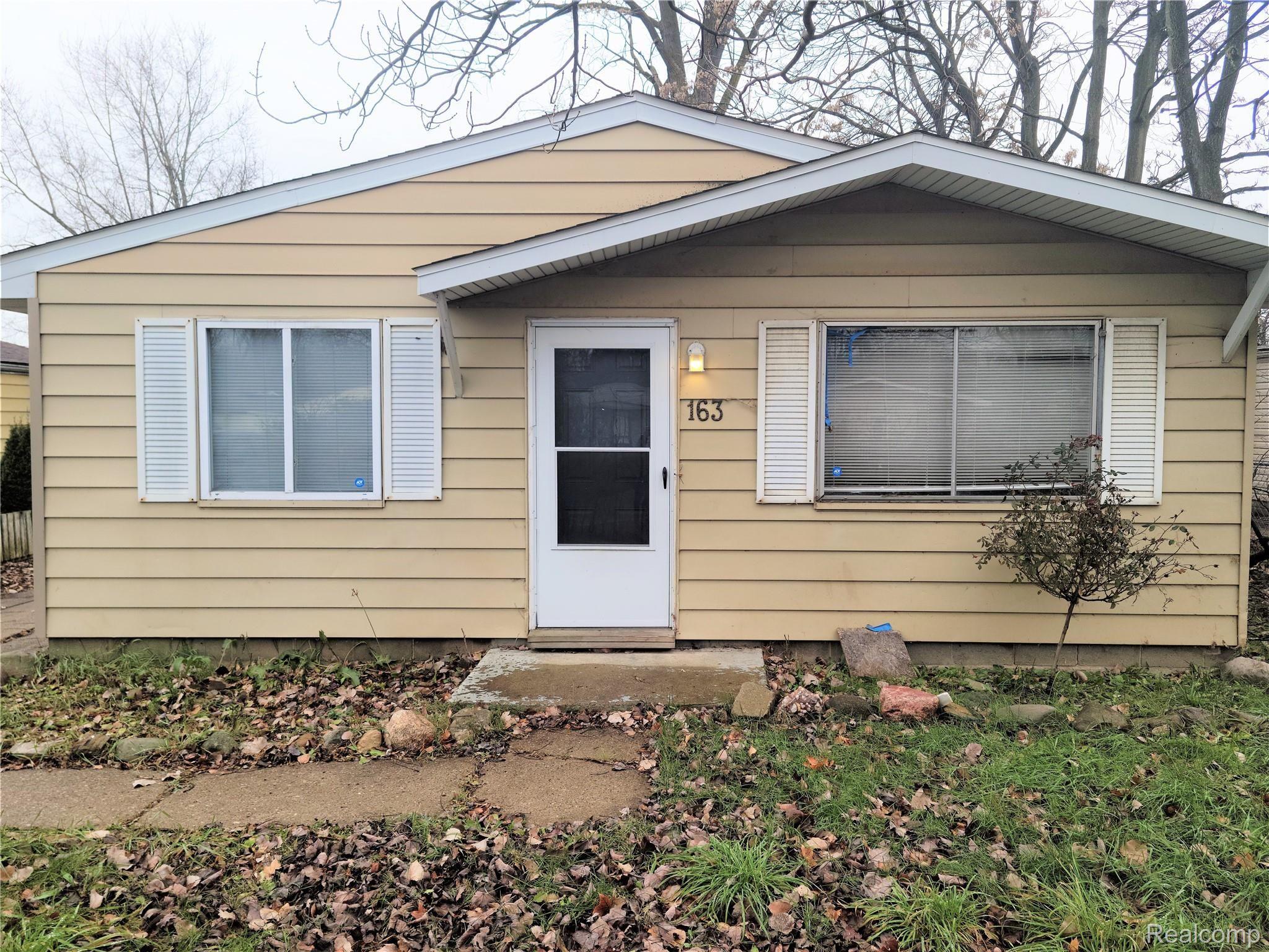 163 West Kennett Road Pontiac, MI 48340 - Photo 1 of 17 20211215_112610.jpg