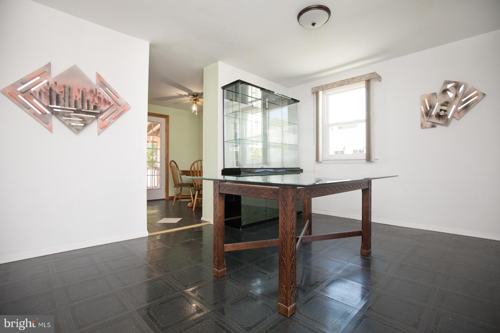 12231 Barbary Road Philadelphia, PA 19154 - Photo 8 of 38 Dining Room