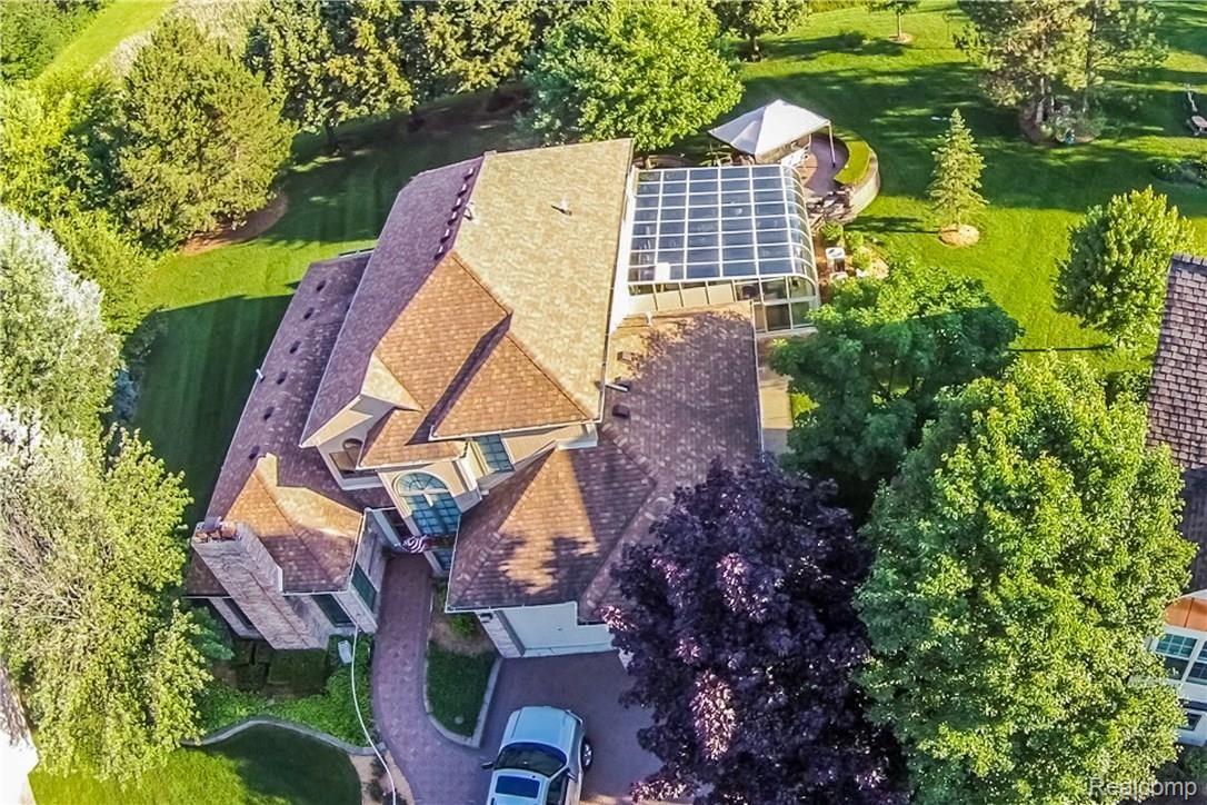 552 Buttercup Court Rochester, MI 48307 - Photo 4 of 73 004-Aerial-2639161-large.jpg