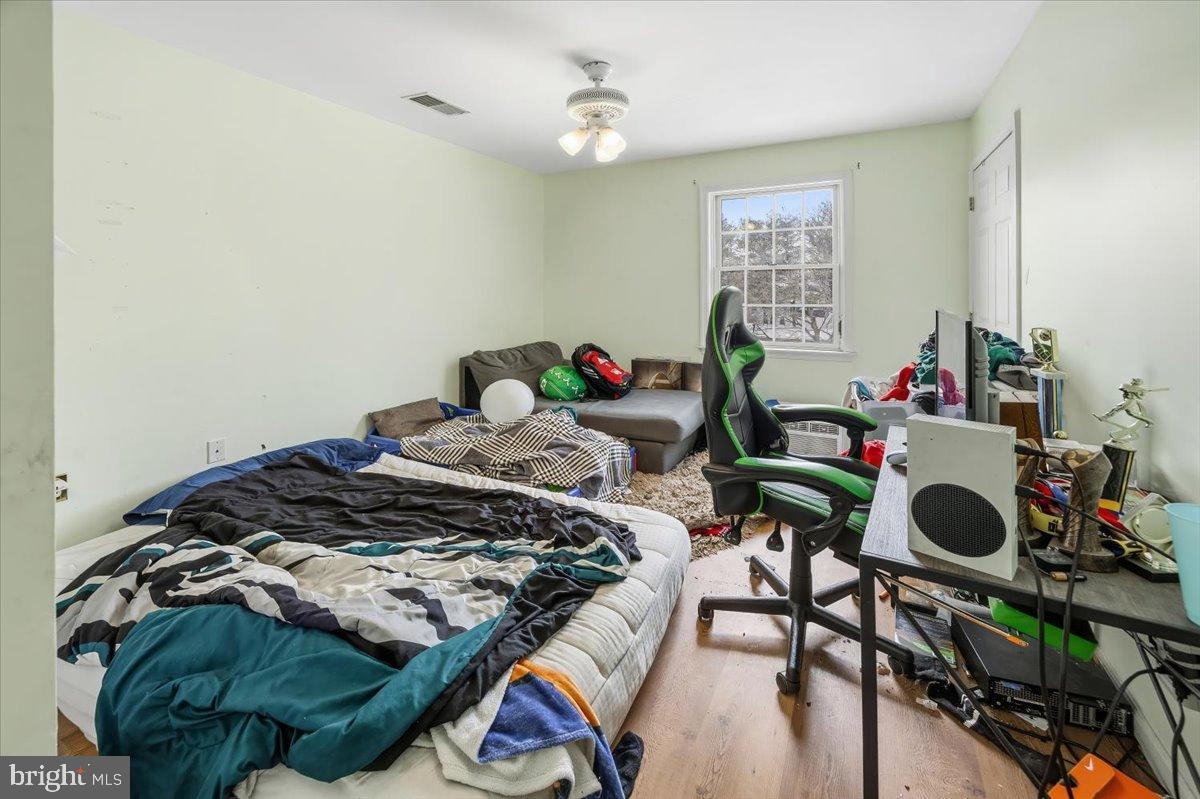 2414 Church Road Cinnaminson, NJ 08077 - Photo 31 of 41 Cozy room with a relaxed vibe.