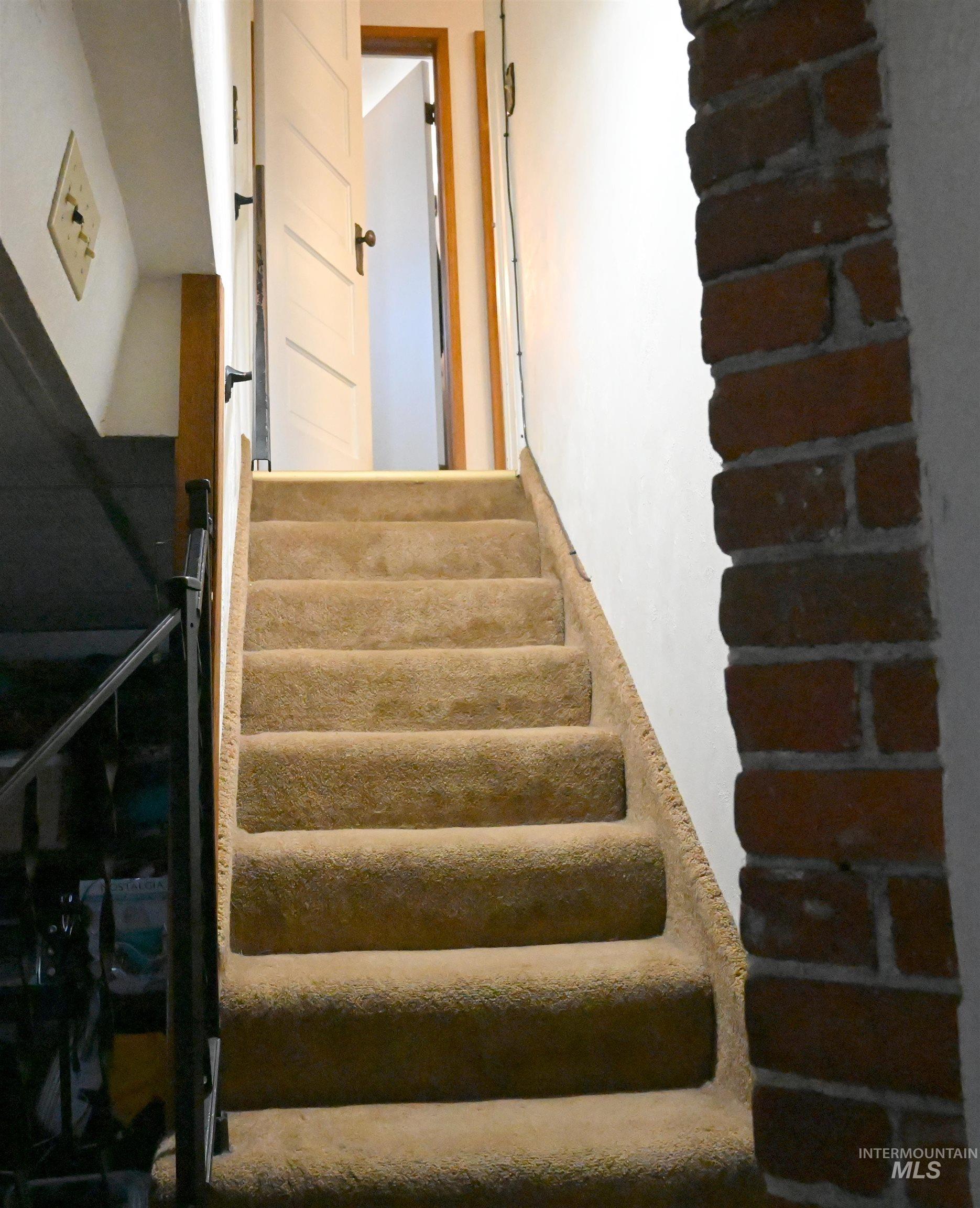 646 Riverside Avenue Orofino, ID 83544 - Photo 8 of 23 View of stairway