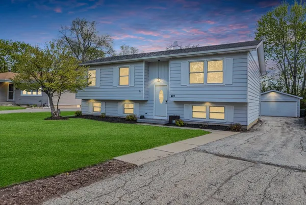 $375,000 | 419 Deerpath Drive, Lindenhurst, IL 60046