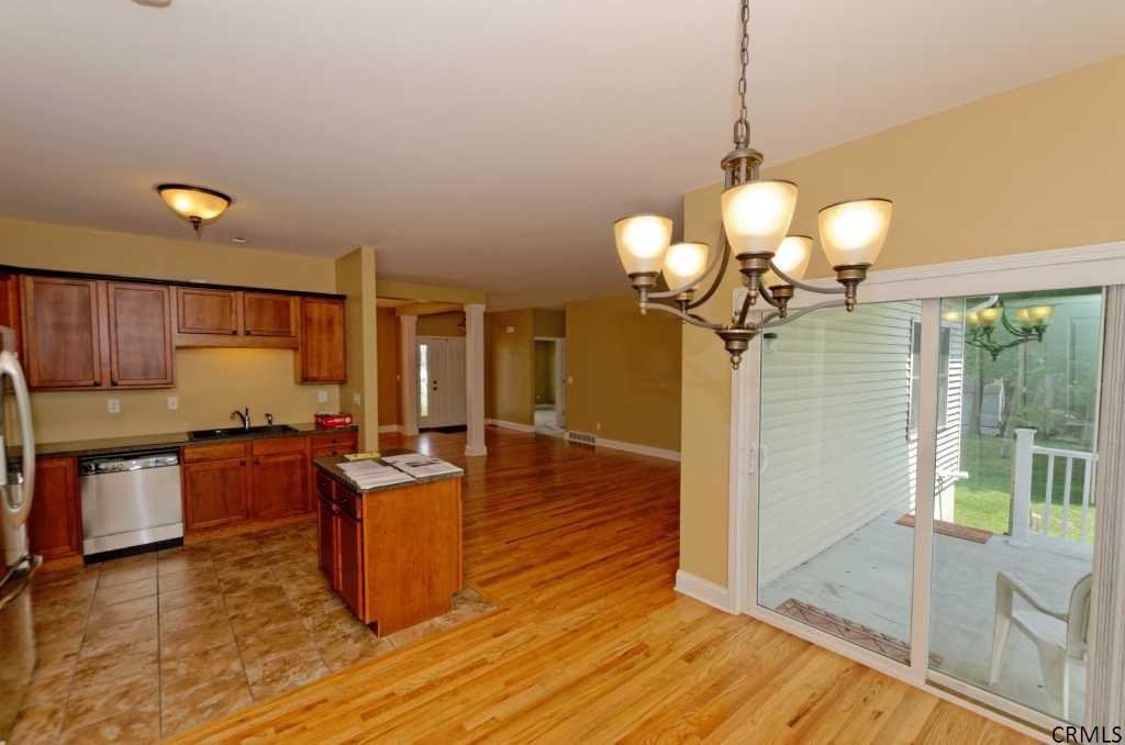 32 Laura Lane Niskayuna, NY 12304 - Photo 14 of 25 Photo 14