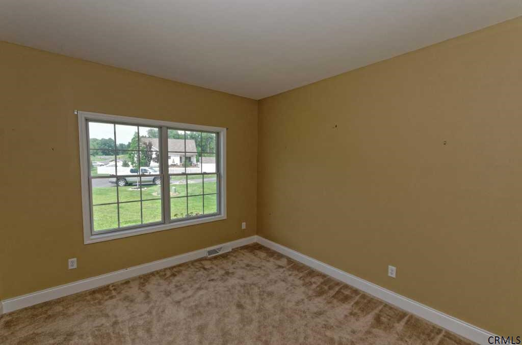 32 Laura Lane Niskayuna, NY 12304 - Photo 17 of 25 Photo 17