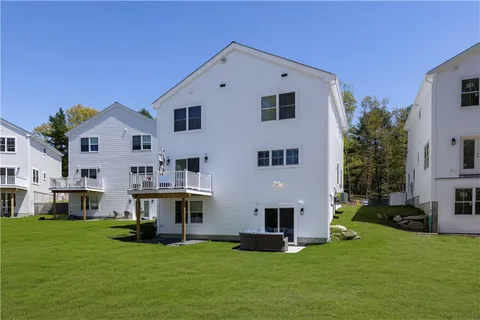 $899,000 | 9 Stoneridge Road, Smithfield, RI 02917