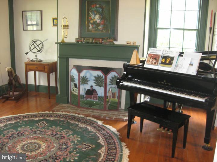 2225 Fostertown Road Hainesport, NJ 08036 - Photo 16 of 25 Living Room