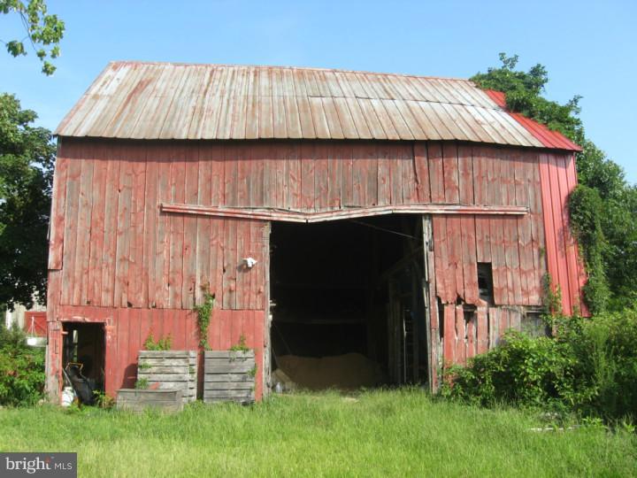 2225 Fostertown Road Hainesport, NJ 08036 - Photo 5 of 25 Barn