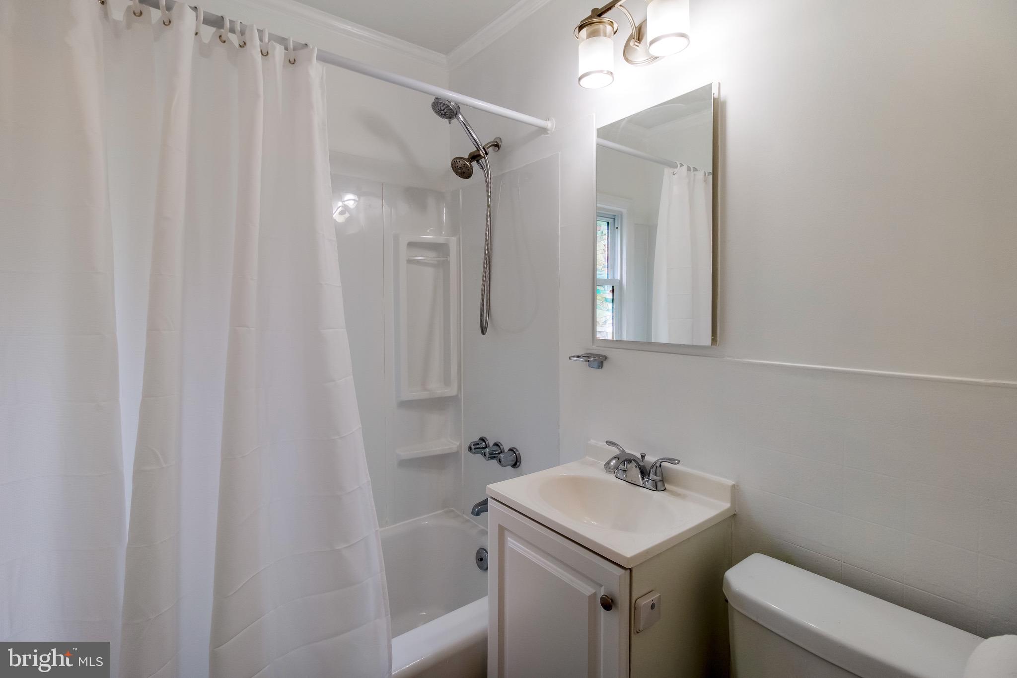 11521 Goodloe Road Silver Spring, MD 20906 - Photo 10 of 21 Main floor bath