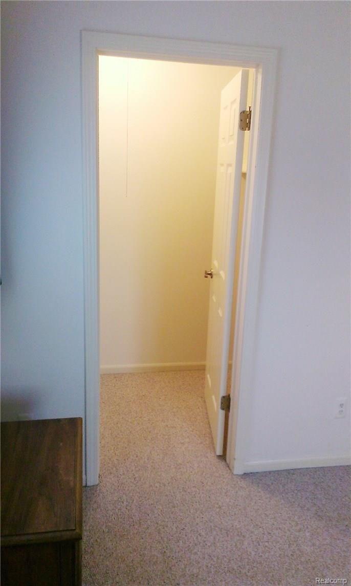 35800 Smithfield Road Farmington, MI 48335 - Photo 21 of 33 Master Bedroom walk-in closet.