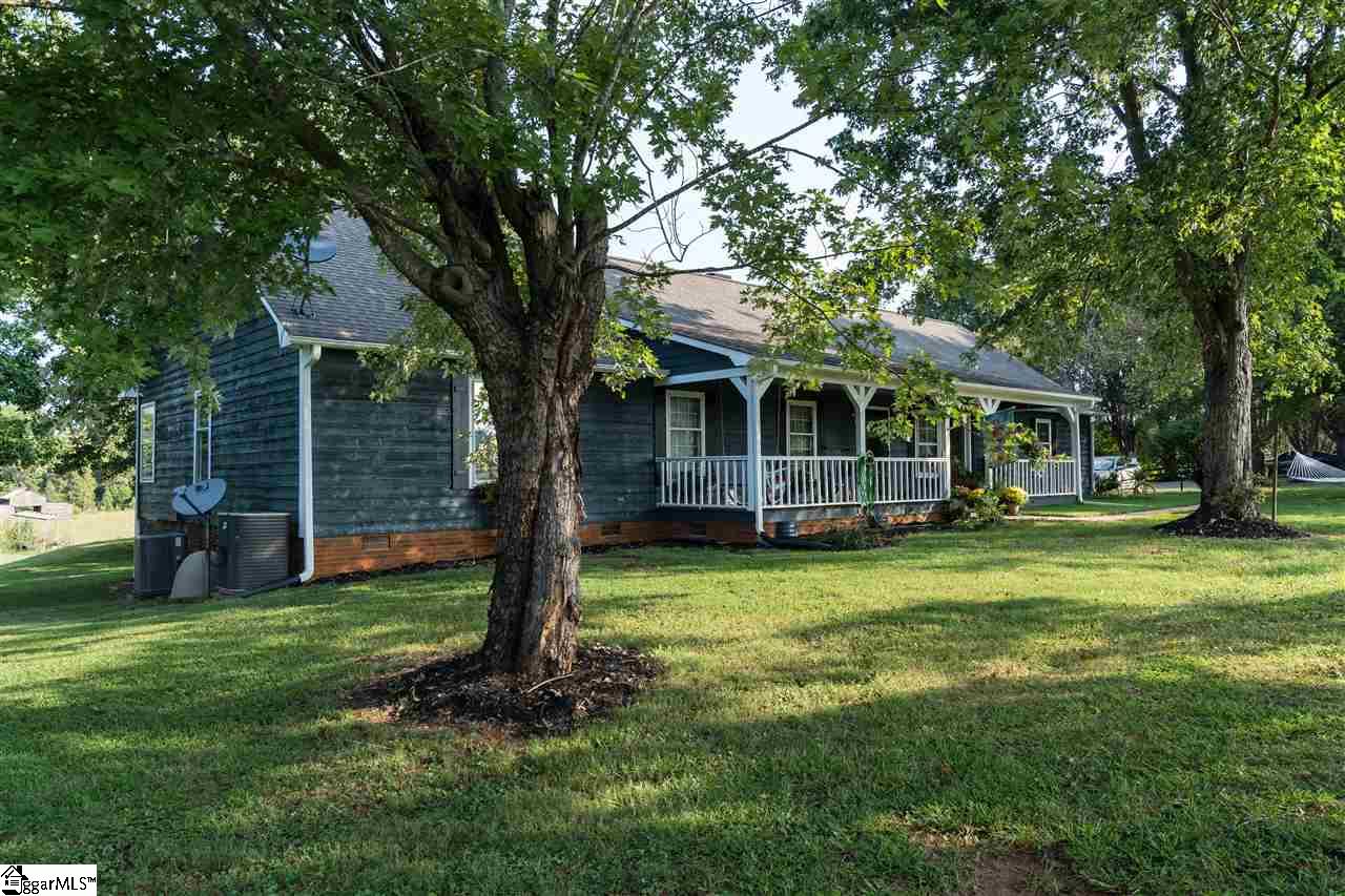 320 State Rd S-42-838 Inman, SC 29349 - Photo 1 of 36