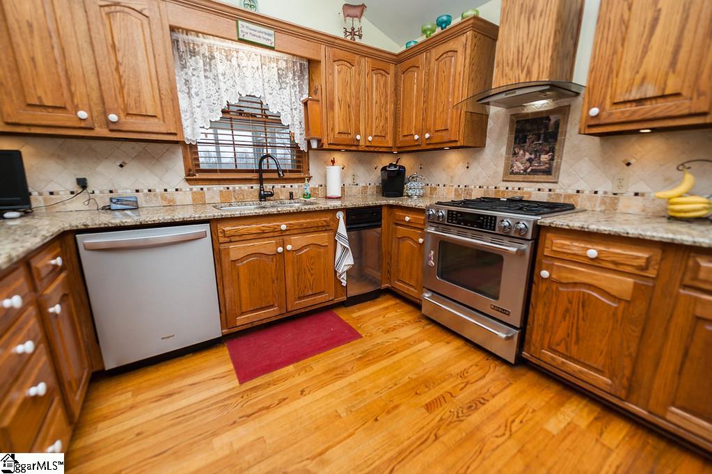 320 State Rd S-42-838 Inman, SC 29349 - Photo 2 of 36