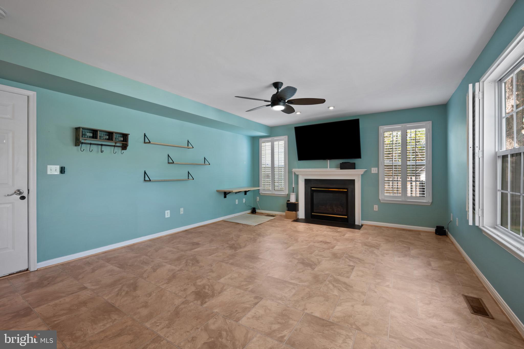 9254 Cartersville Road Columbia, MD 21046 - Photo 12 of 29 Family room