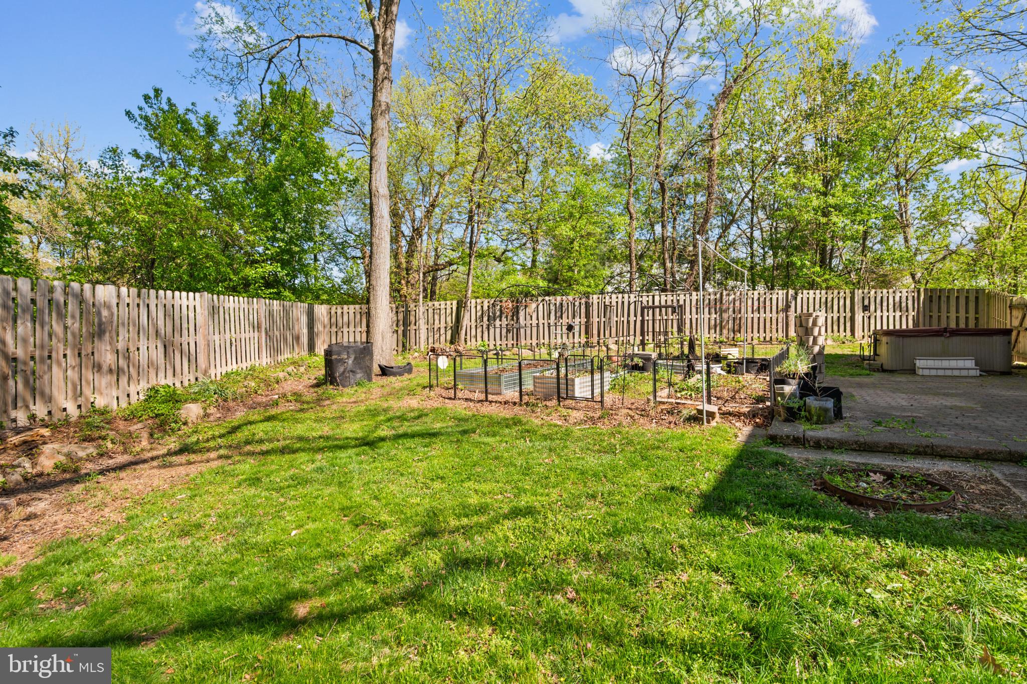 9254 Cartersville Road Columbia, MD 21046 - Photo 28 of 29 Fenced in yard