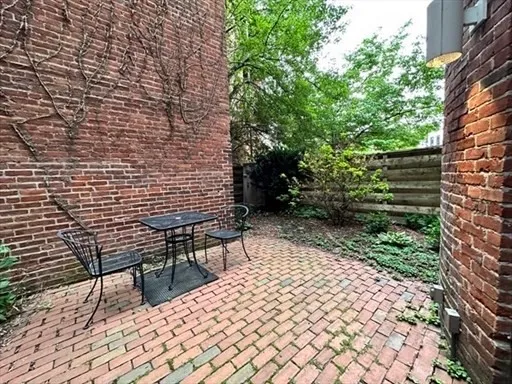 $2,980 | 108 Gainsborough Street, Unit 4W, Boston, MA 02115