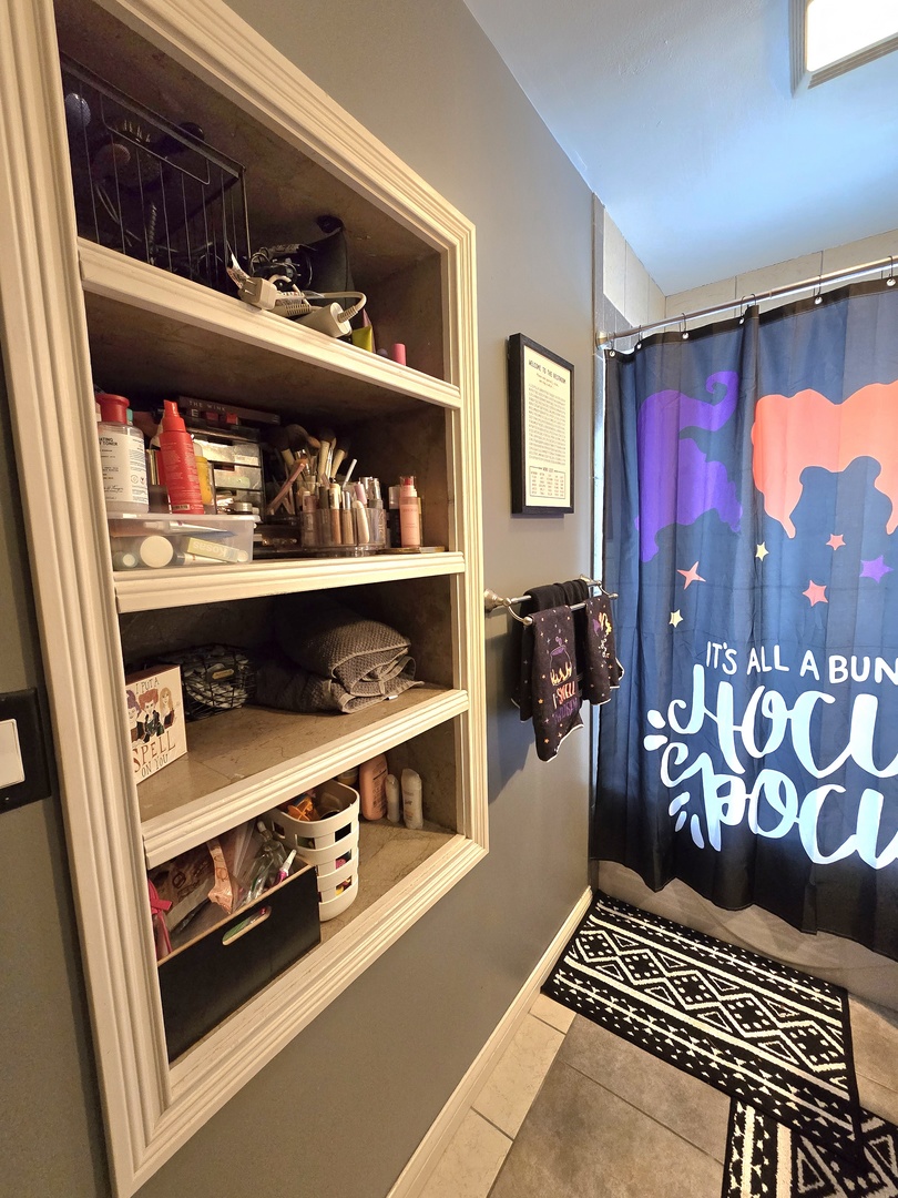255 South Fourth Street Clifton, IL 60927 - Photo 13 of 34 a room with storage and utility