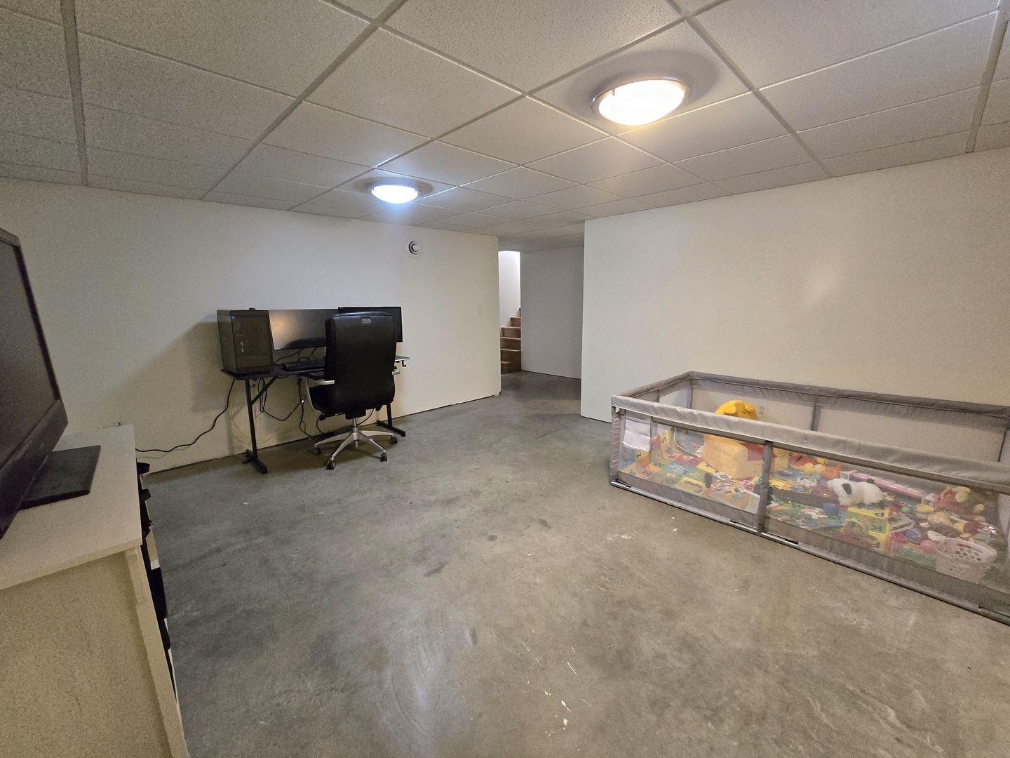 255 South Fourth Street Clifton, IL 60927 - Photo 25 of 34 a view of a room with gym equipment