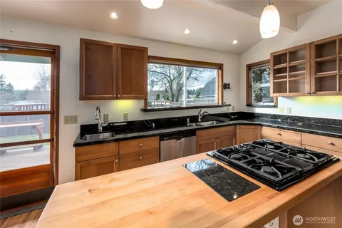 $725,000 | 847 Argyle Avenue, Friday Harbor, WA 98250