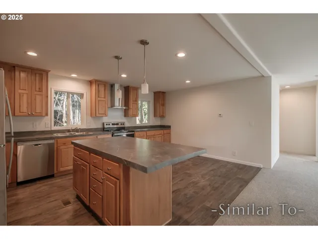 $369,900 | 3253 Comber Court Northeast, Salem, OR 97305
