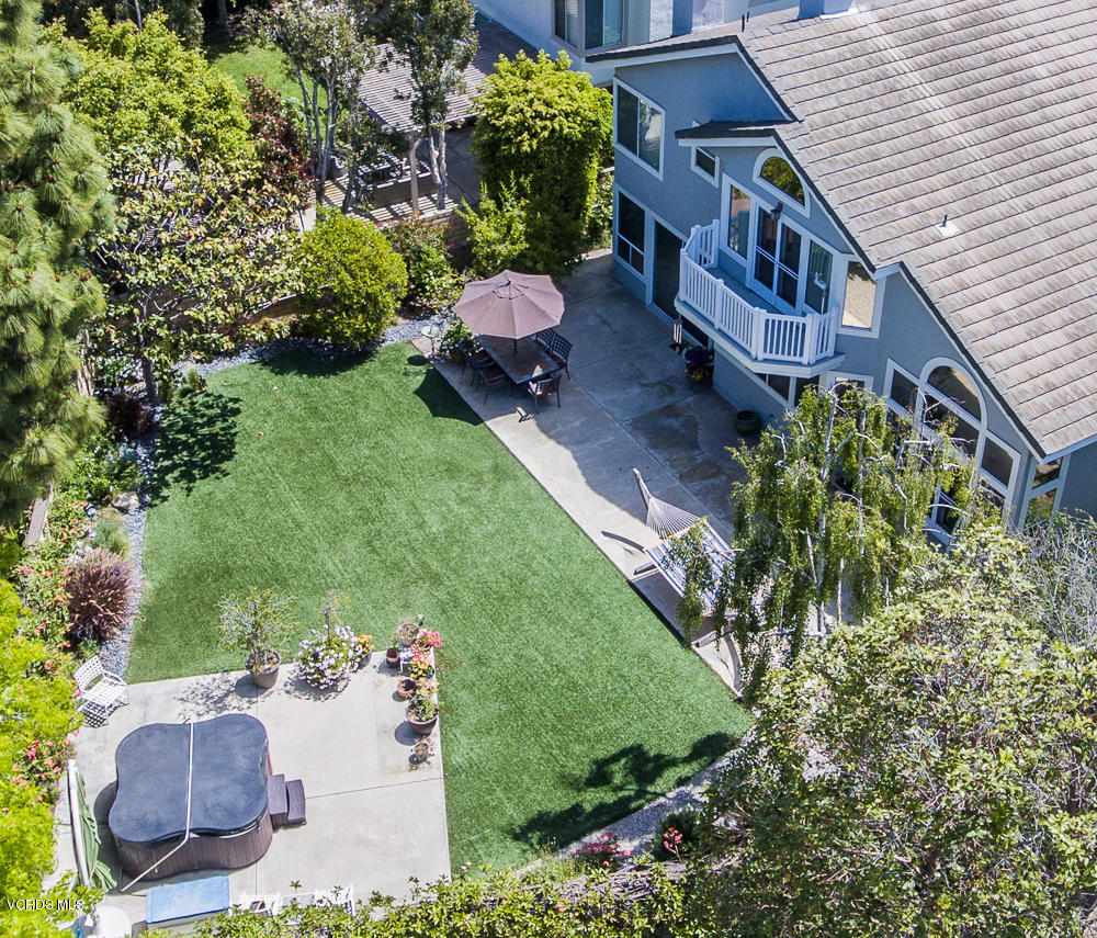 2101 Glen Eagles Court Oxnard, CA 93036 - Photo 41 of 45 back yard