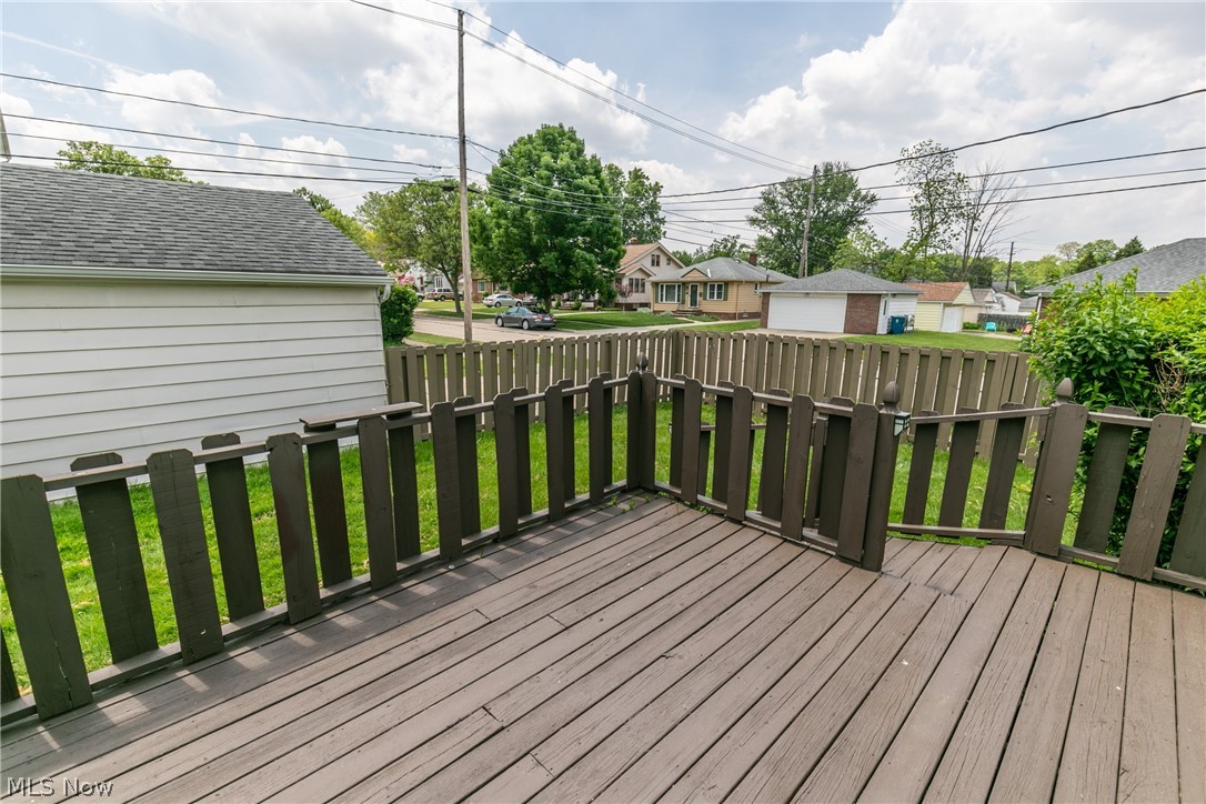 9521 Snow Road Cleveland, OH 44130 - Photo 13 of 35