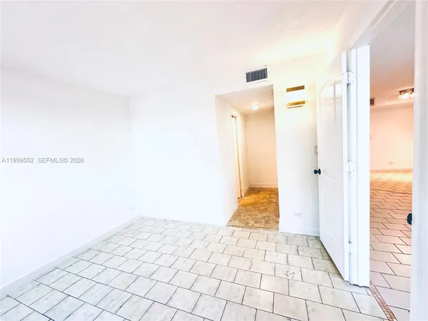 $2,500 | 250 174th Street, Unit 1212, Sunny Isles Beach, FL 33160