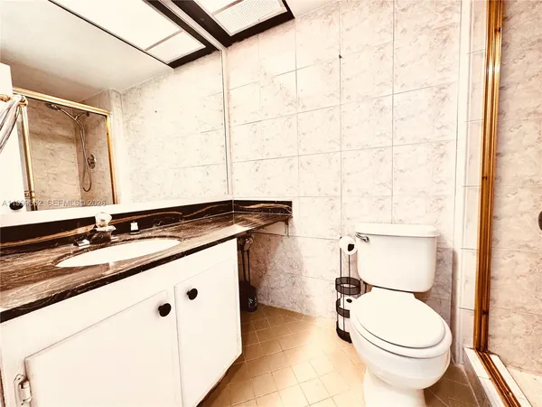 $2,500 | 250 174th Street, Unit 1212, Sunny Isles Beach, FL 33160