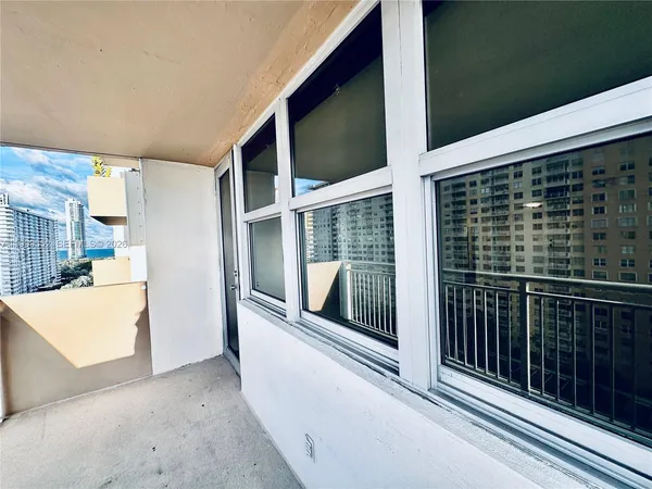 $2,500 | 250 174th Street, Unit 1212, Sunny Isles Beach, FL 33160