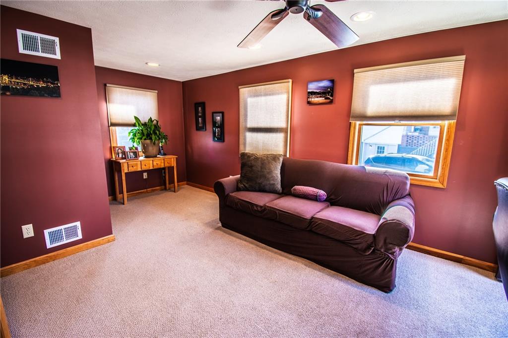 2063 Spring Valley Road Pittsburgh, PA 15243 - Photo 3 of 25