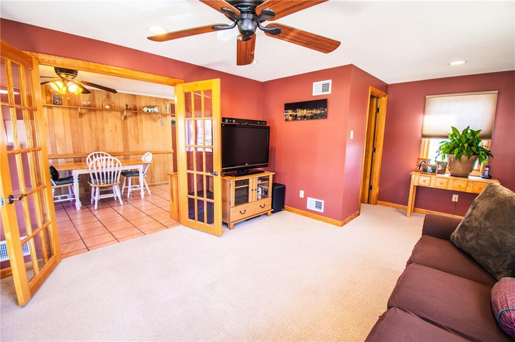 2063 Spring Valley Road Pittsburgh, PA 15243 - Photo 4 of 25