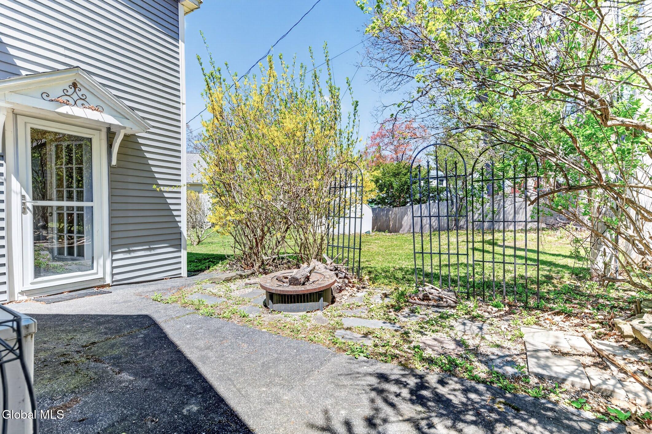 1817 Nott Street Schenectady, NY 12309 - Photo 34 of 37 43- 1817 Nott St