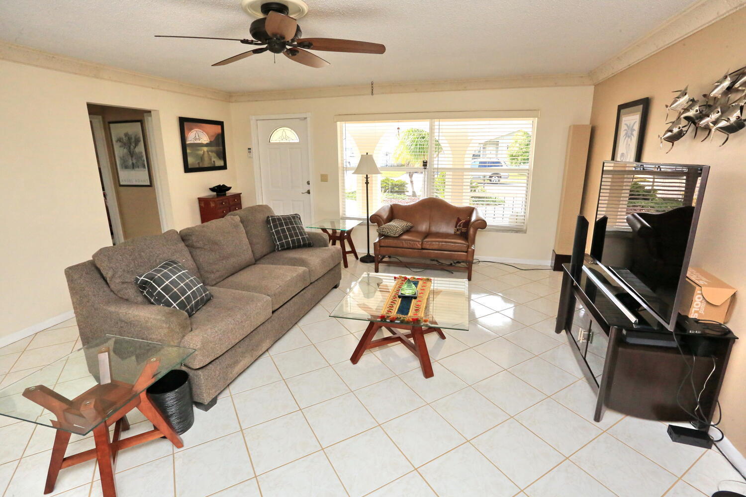 22618 Southwest 65th Terrace Boca Raton, FL 33428 - Photo 4 of 22 4 Living Room