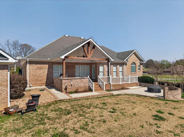 $579,000 | 12 Sonoma Drive, Fayetteville, TN 37334