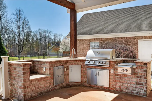 $579,000 | 12 Sonoma Drive, Fayetteville, TN 37334