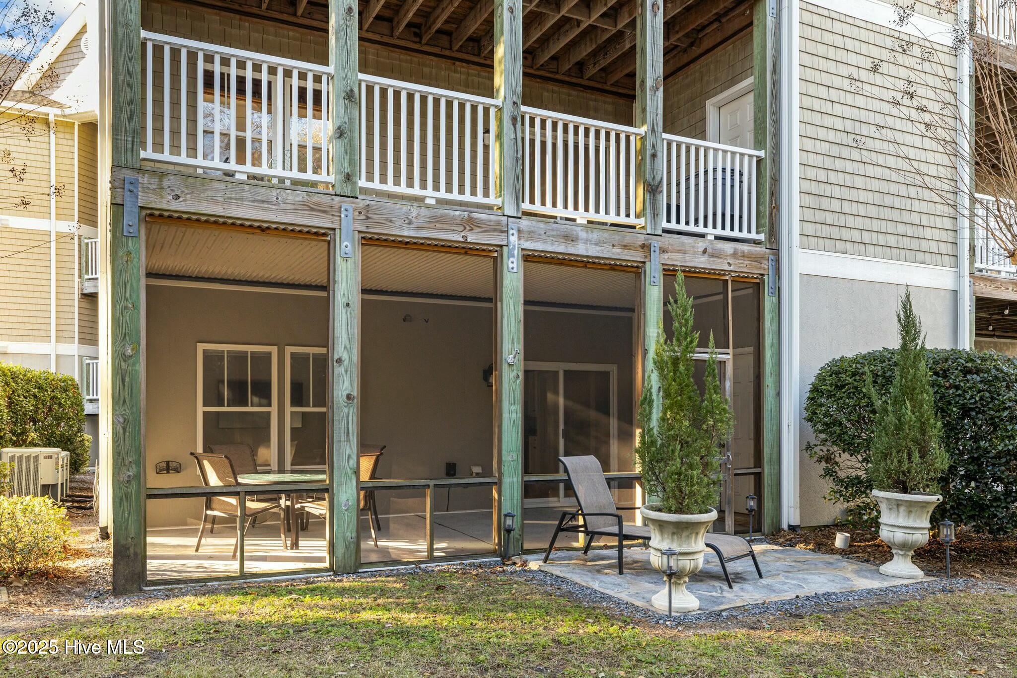 200 Lighthouse Lane, Unit B1 Cedar Point, NC 28584 - Photo 17 of 42 Back Porch