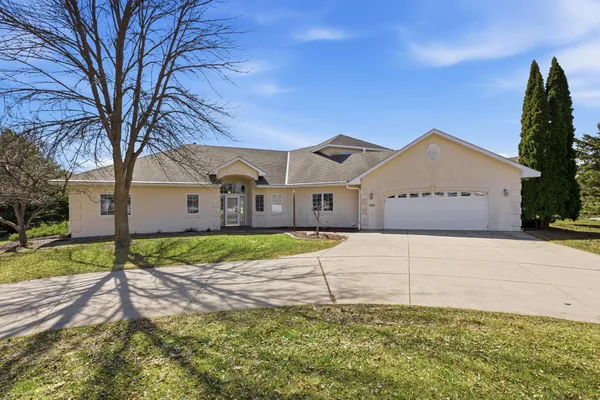$660,000 | 1320 Heritage Avenue Northwest, Hutchinson, MN 55350