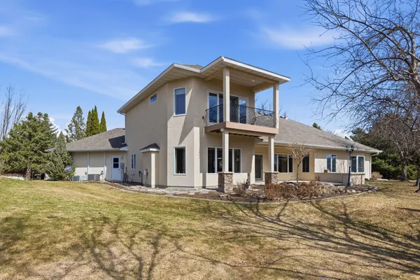 $660,000 | 1320 Heritage Avenue Northwest, Hutchinson, MN 55350